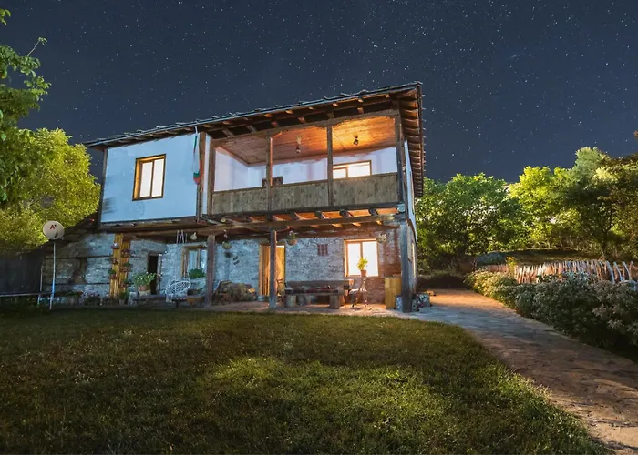 Stone House Holiday home Leshten